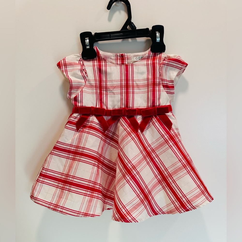 Girls George 12M Holiday Party
Dress Red Ivory Silver Plaid
Pretty!